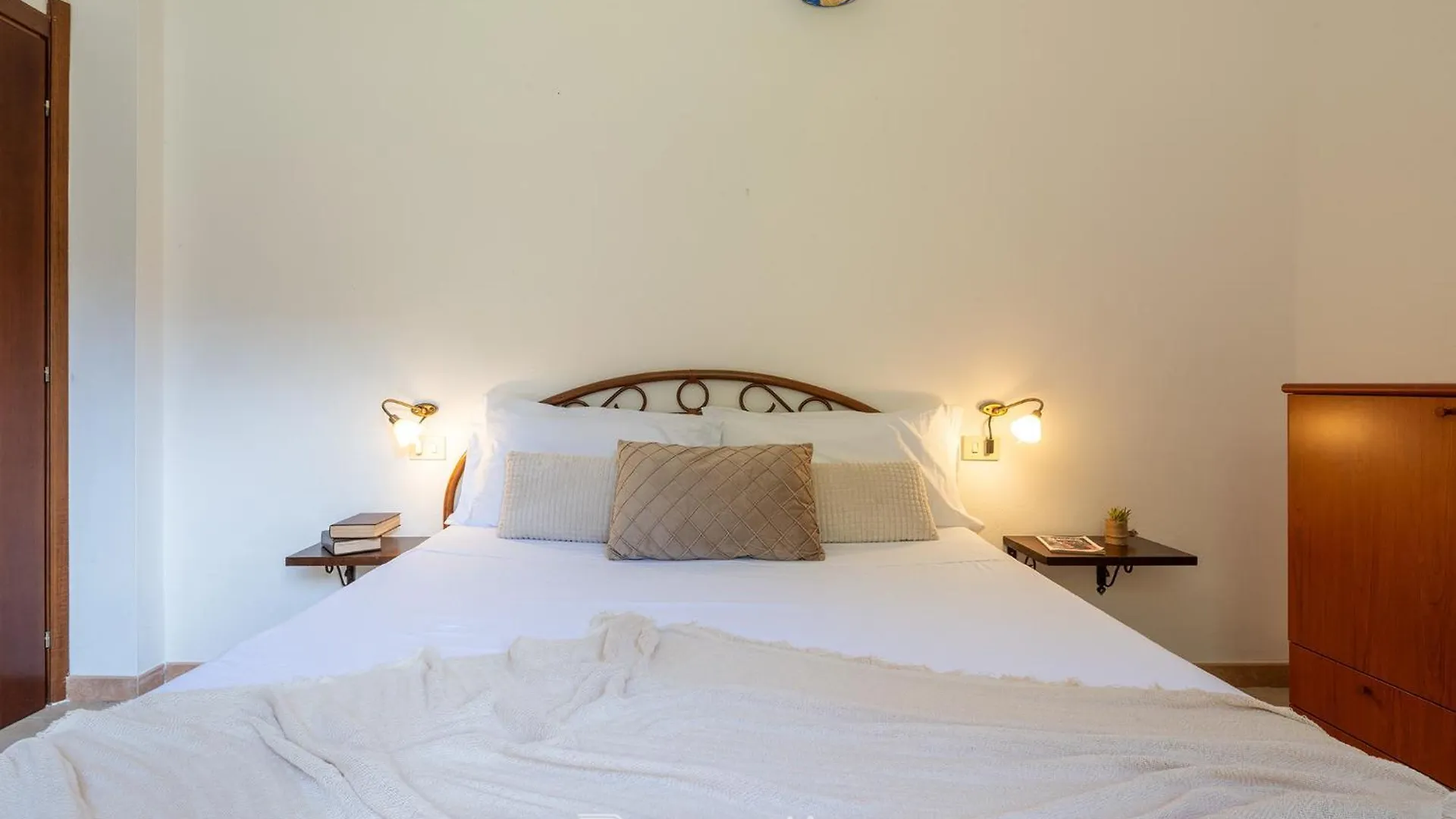 Semesterbostad Villetta De Pedra By Propertize - Palm Village Simius