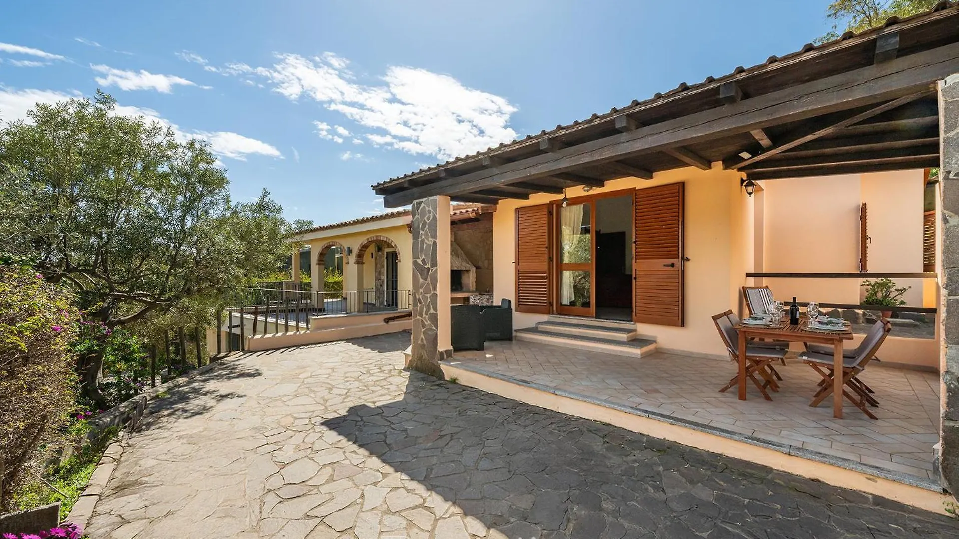 Semesterbostad Villetta De Pedra By Propertize - Palm Village Simius